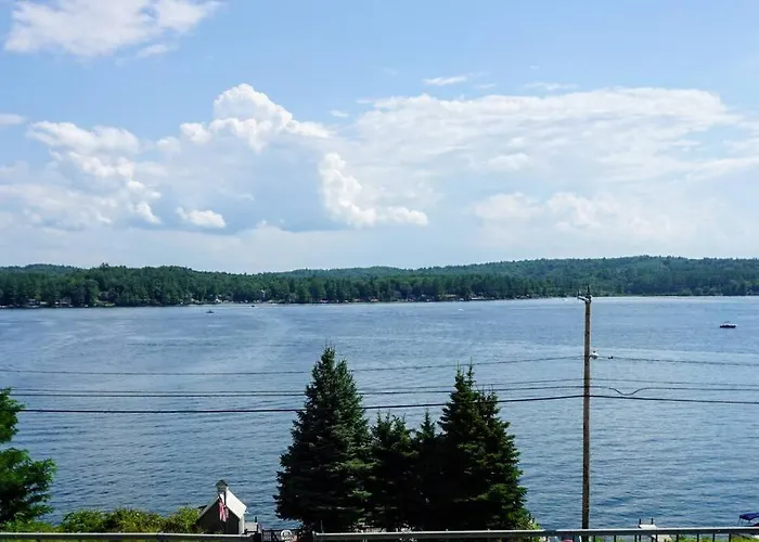 Majestic Lakeview Duplex Apt For 8! Fully Furnished And Ready For Your Getaway!