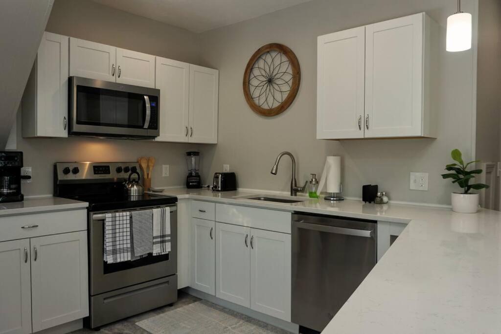 Majestic Lakeview Duplex For 8! Fully Furnished And Ready For Your Getaway! Tilton