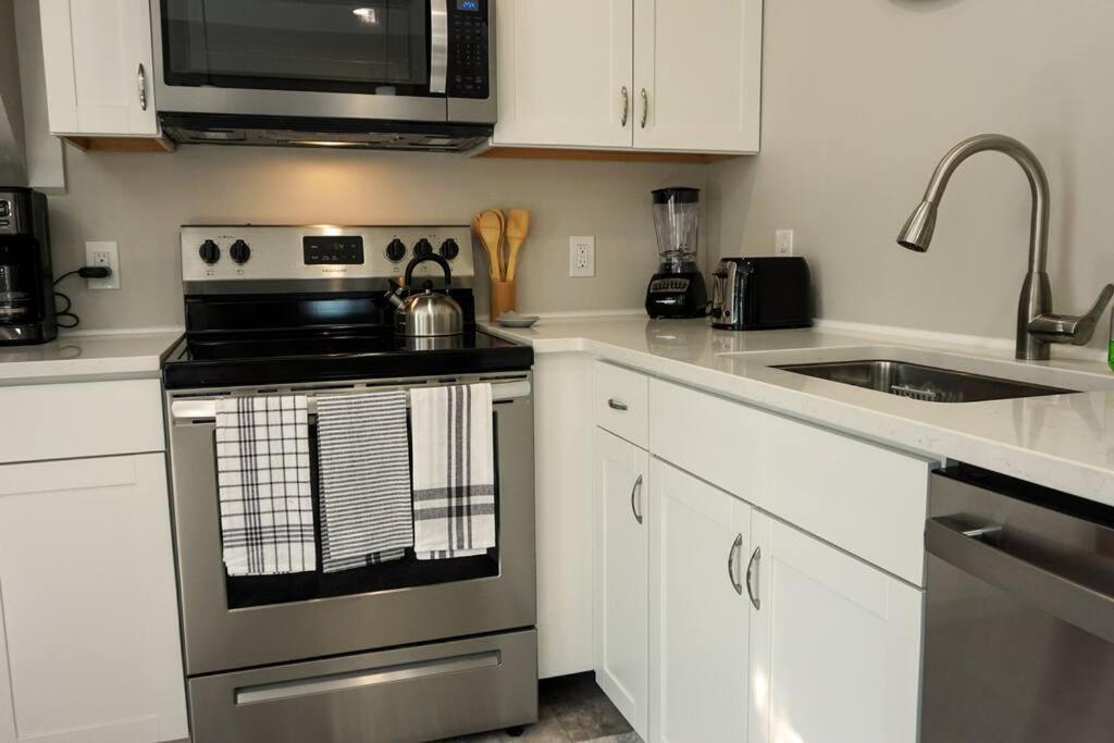 Majestic Lakeview Duplex For 8! Fully Furnished And Ready For Your Getaway! Appartement Tilton
