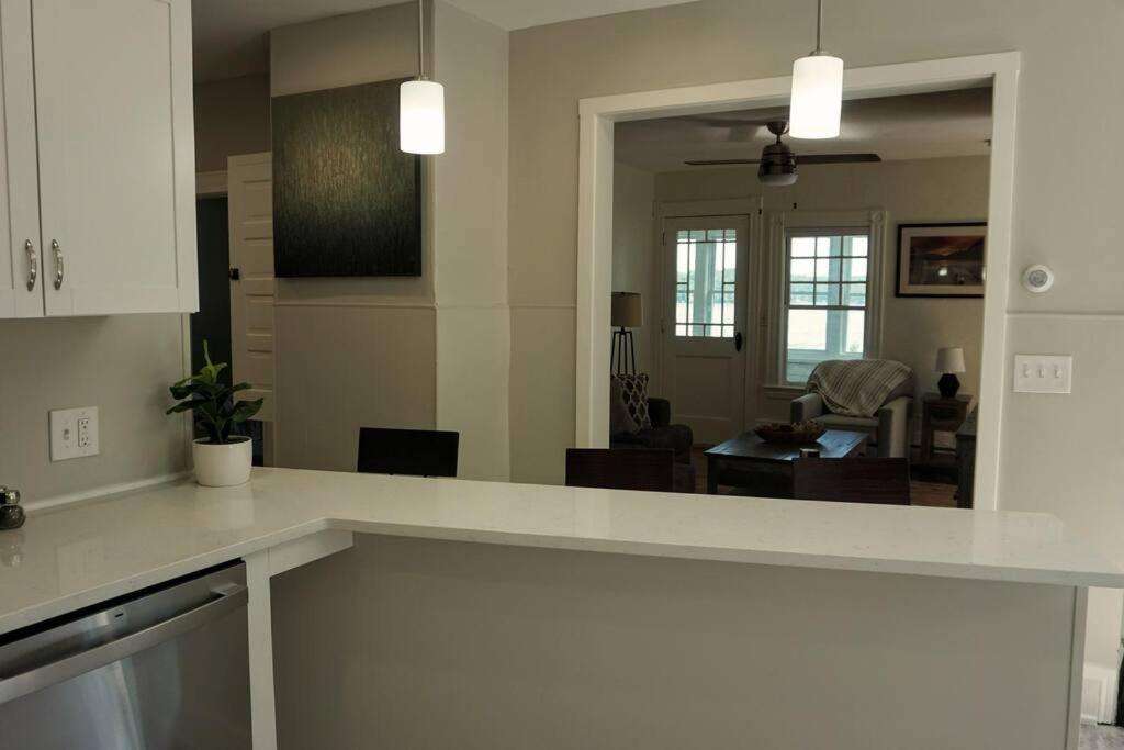 Majestic Lakeview Duplex For 8! Fully Furnished And Ready For Your Getaway!