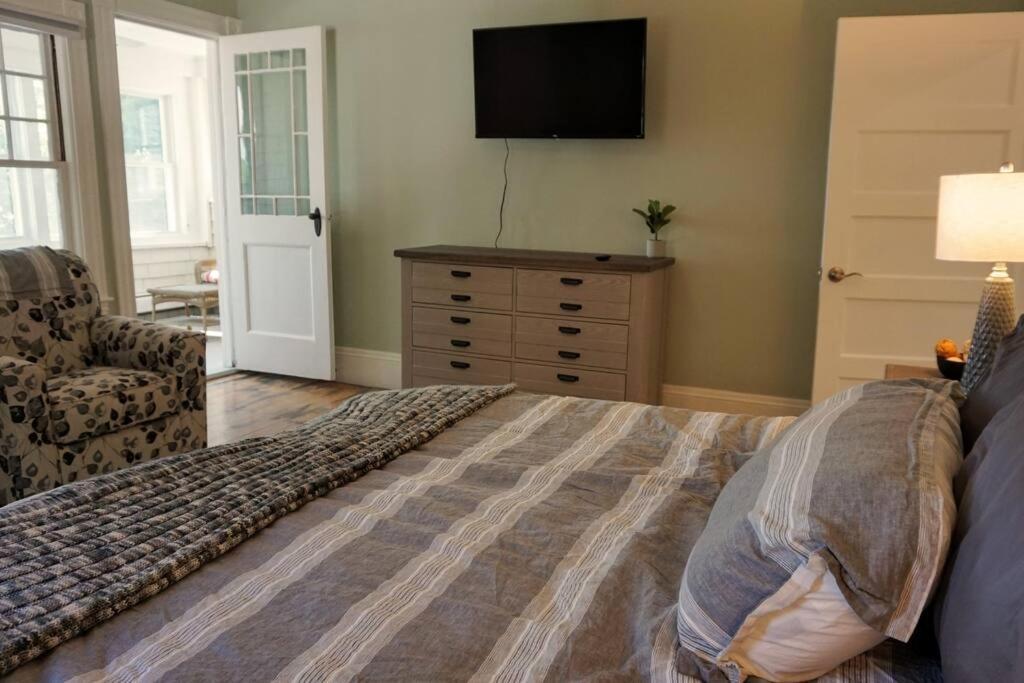 Majestic Lakeview Duplex For 8! Fully Furnished And Ready For Your Getaway! * Tilton